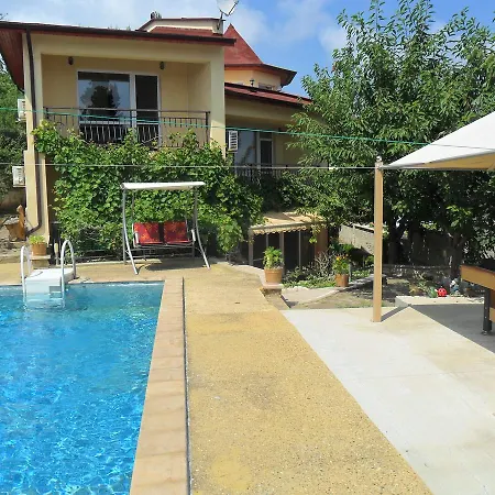 Part Of The House In The Apple Garden Penzion Varna